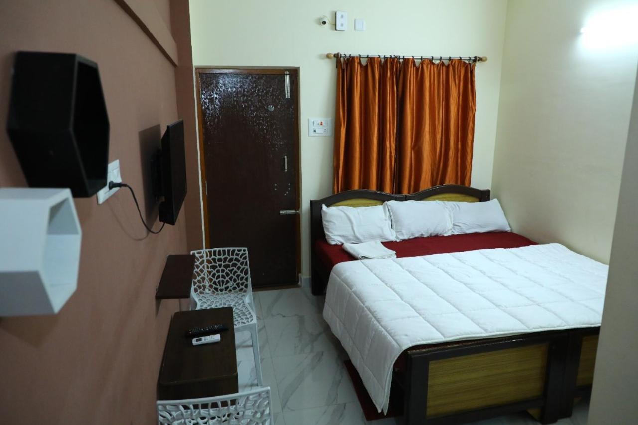 Babu Naidu Residency Appartement Vellore Buitenkant foto